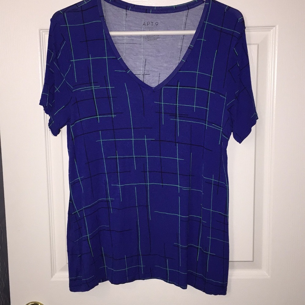 Apt. 9 Essentials T-Shirt large